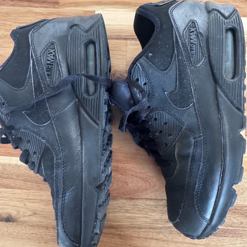 Nike Air Max Youth Black Sneakers. Size 7. See details. Pre owned